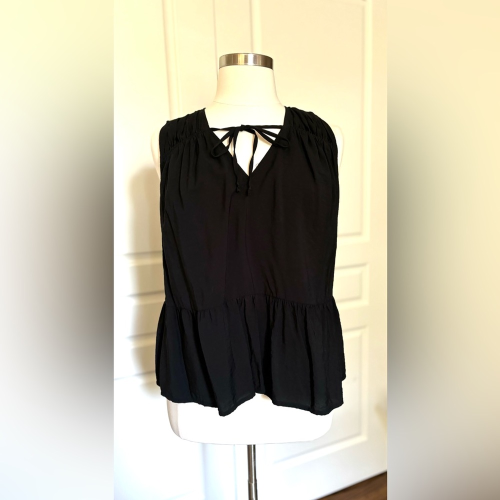 Black Swing Top